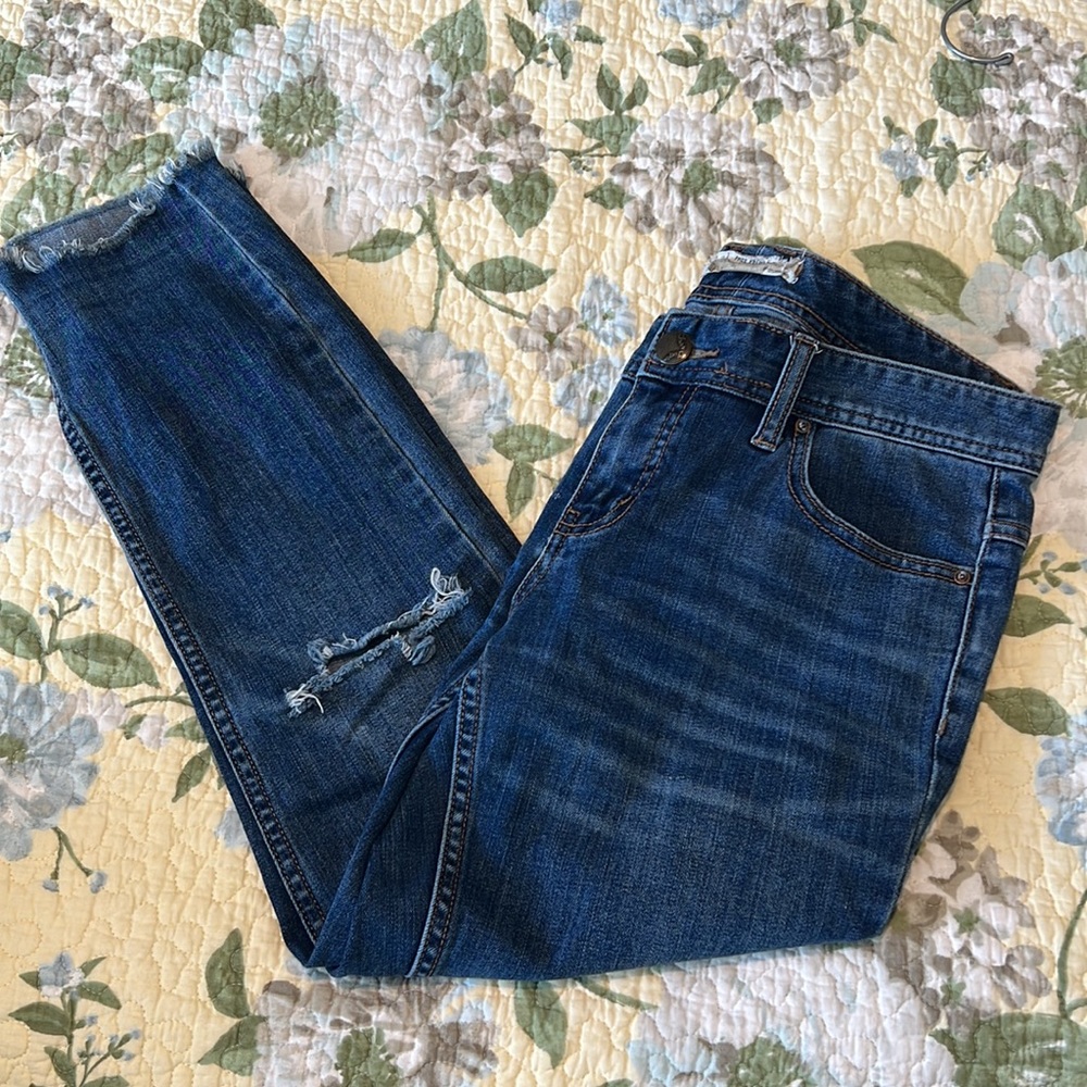 Free People Distressed Denim Cropped Skinny Jeans Size 28